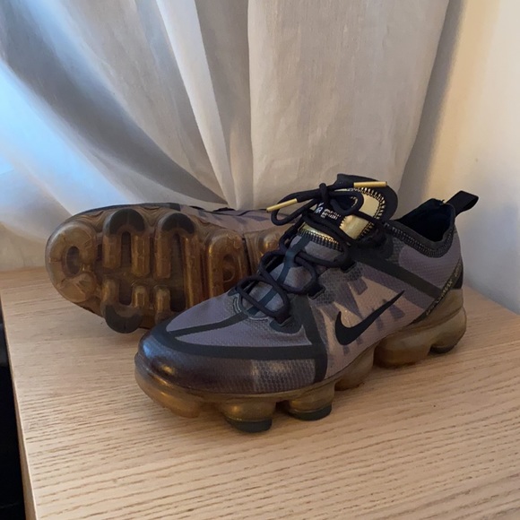 NIKE VAPORMAX SNEAKERS - Picture 6 of 16